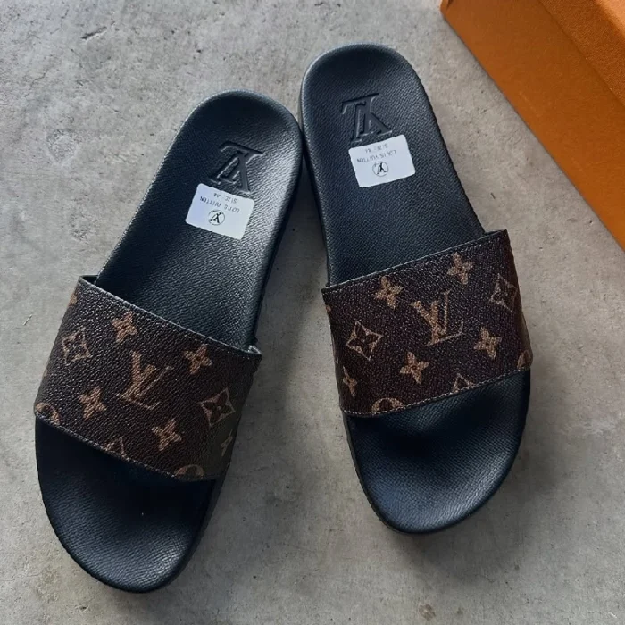 Louis Vuitton Slippers